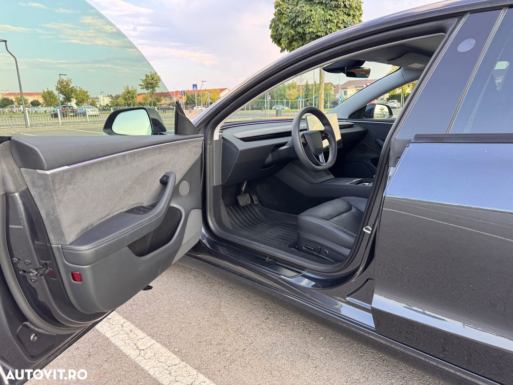 Tesla Model 3 Long Range - 12