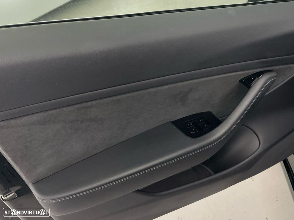 Tesla Model 3 Performance Dual Motor AWD - 17