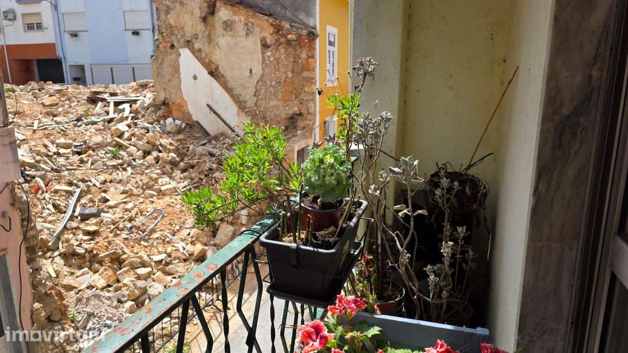 Moradia para recuperar no centro de Pombal - Oportunidade de Investime - Grande imagem: 5/31