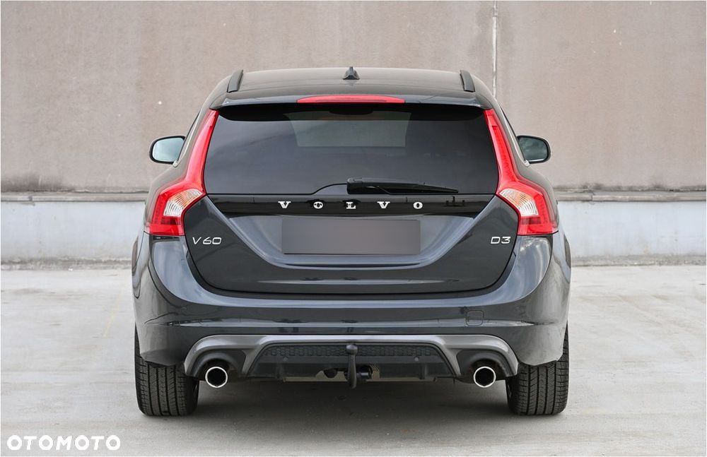 Volvo V60 D3 R-Design - 8