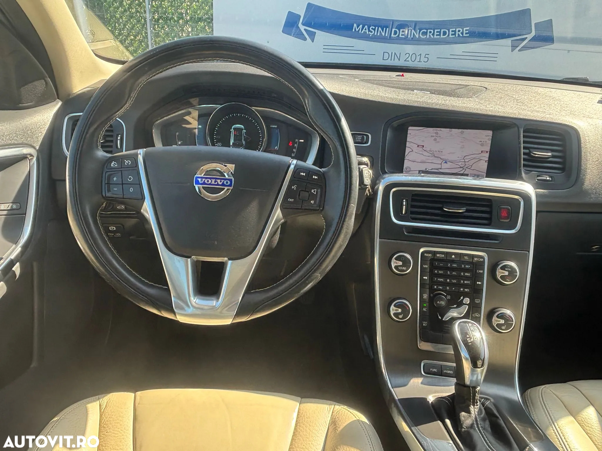 Volvo V60 D6 Plug-In-Hybrid AWD Geartronic Summum - 11