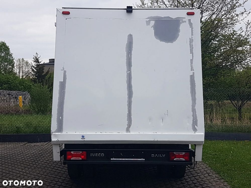 Iveco 70C18 KONTENER ROLETY BOK DO TRANSPORTU WODY 3,23x2,21x1,86 KLIMA DMC 7000KG RAMA PODWOZIE - 16