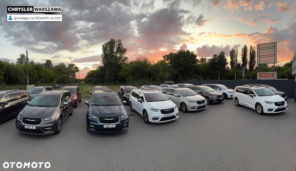 Chrysler Pacifica - 41