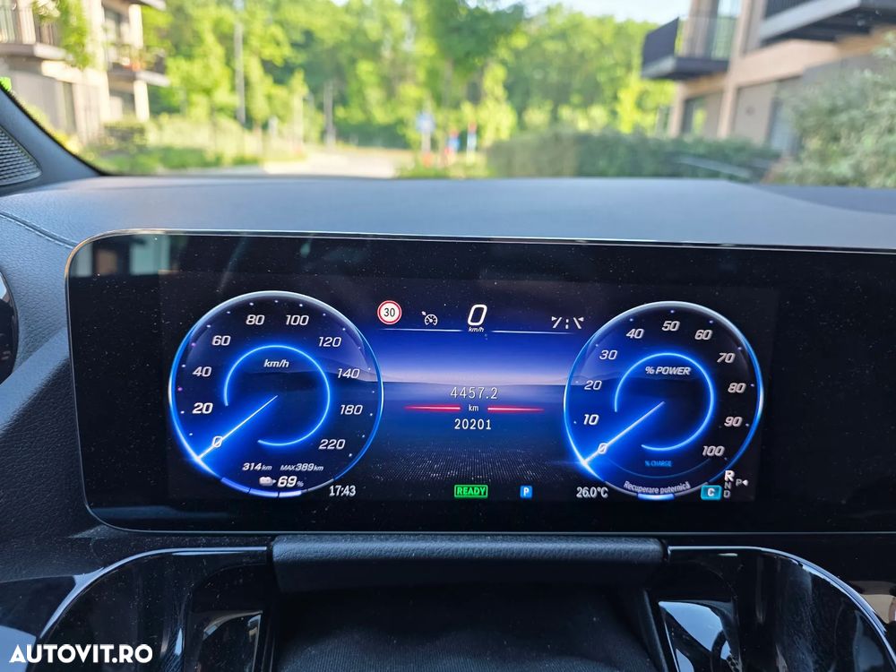 Mercedes-Benz EQA 250+ - 7