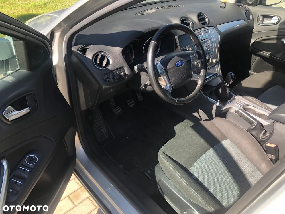 Ford Mondeo - 9