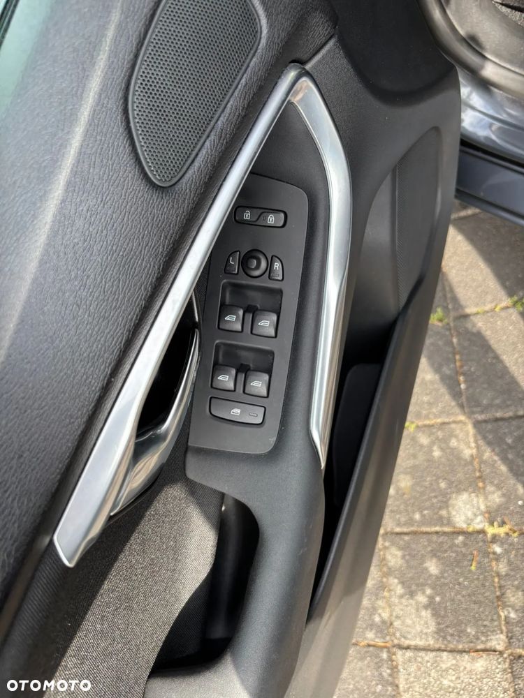 Volvo V40 D2 - 12