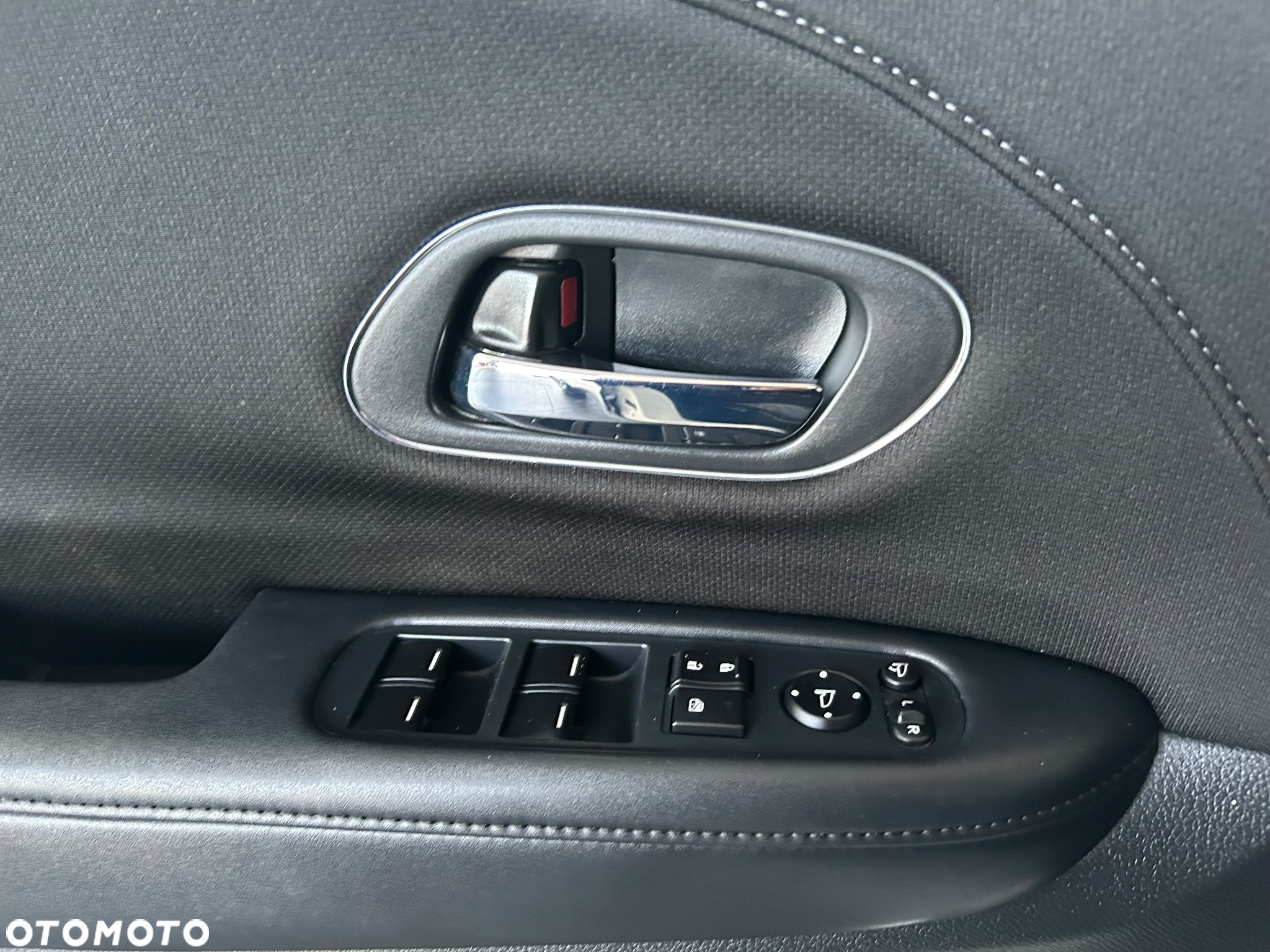 Honda HR-V 1.5 Elegance (ADAS/Honda Connect+) CVT - 35
