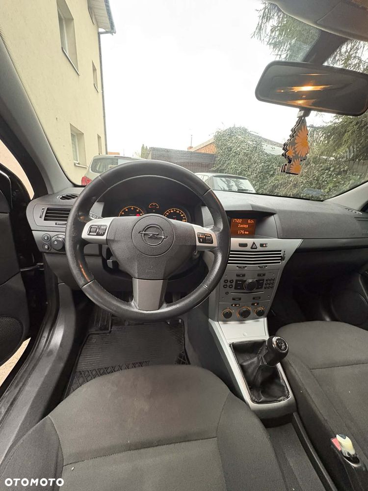 Opel Astra 1.6 - 9