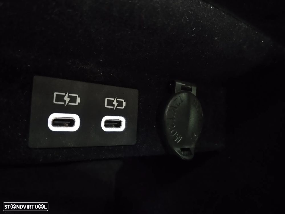 Lexus ES 300h F Sport - 40