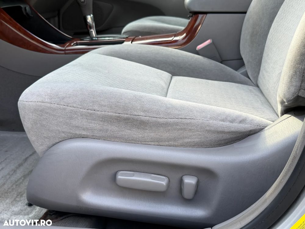 Toyota Camry - 8