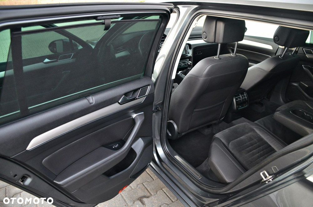 Volkswagen Passat - 17