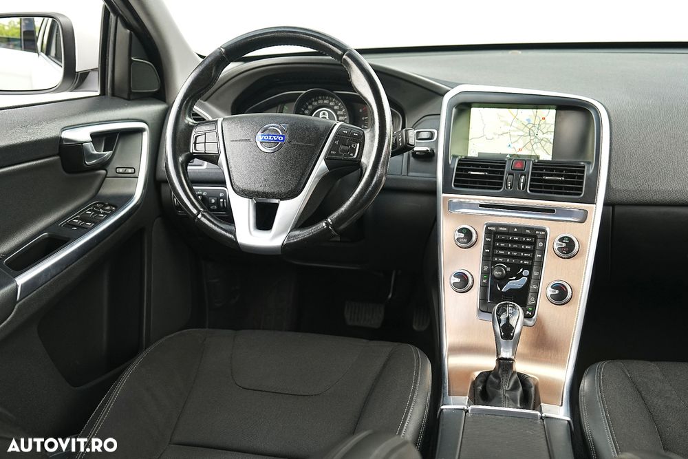 Volvo XC 60 D4 Geartronic Momentum - 3