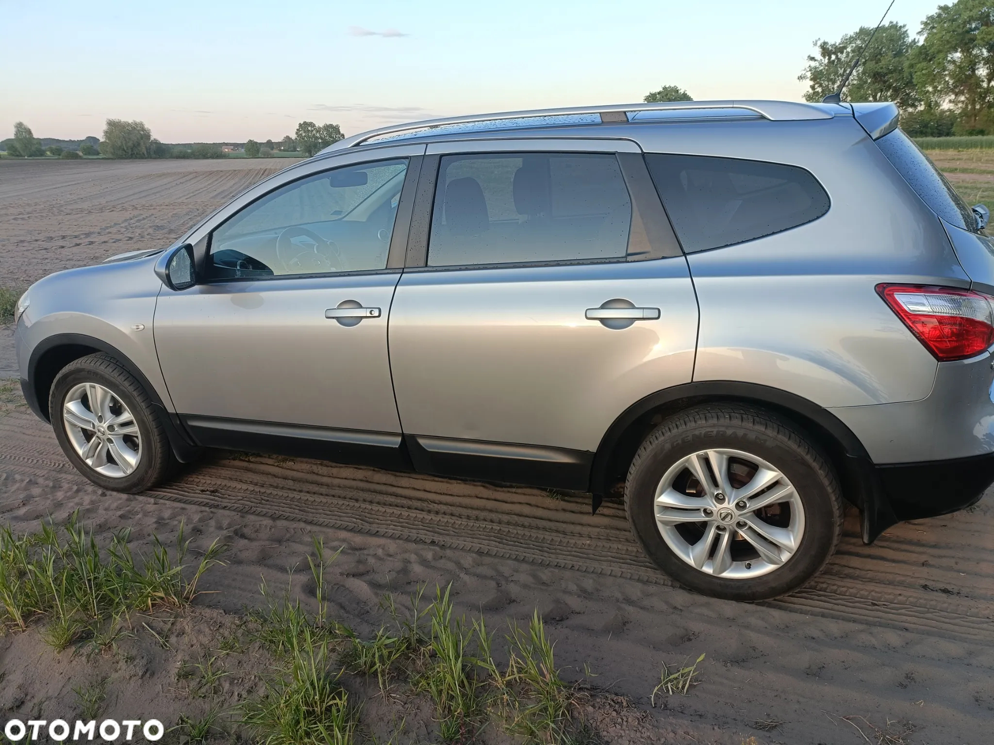 Nissan Qashqai+2 2.0 Acenta - 26
