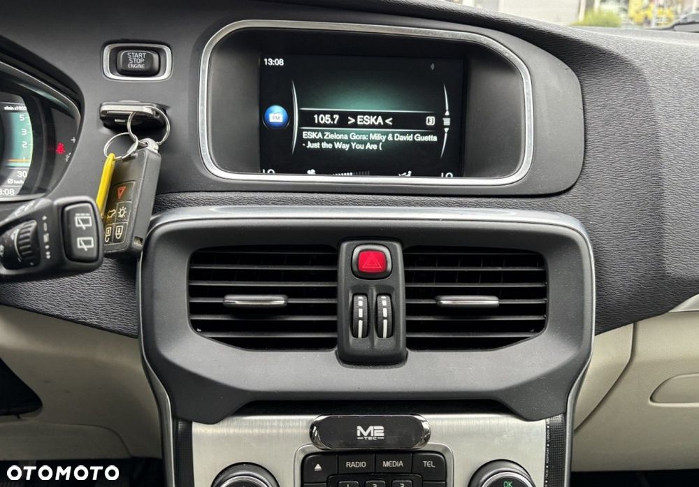 Volvo V40 Cross Country - 28