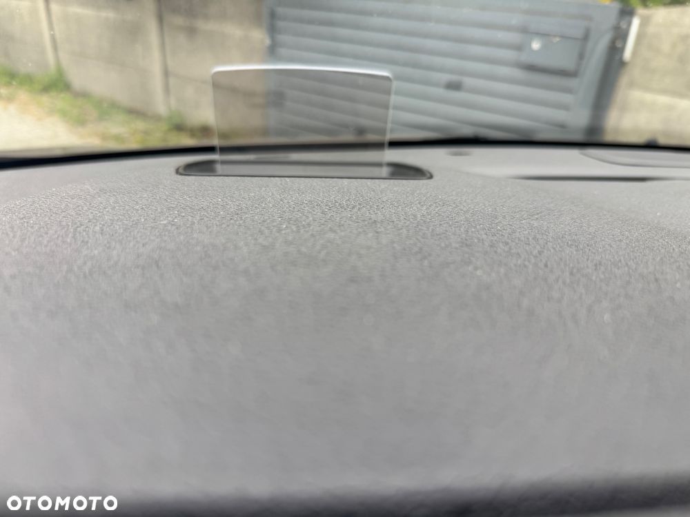 Peugeot Traveller L2 2.0 EAT8 Allure - 23
