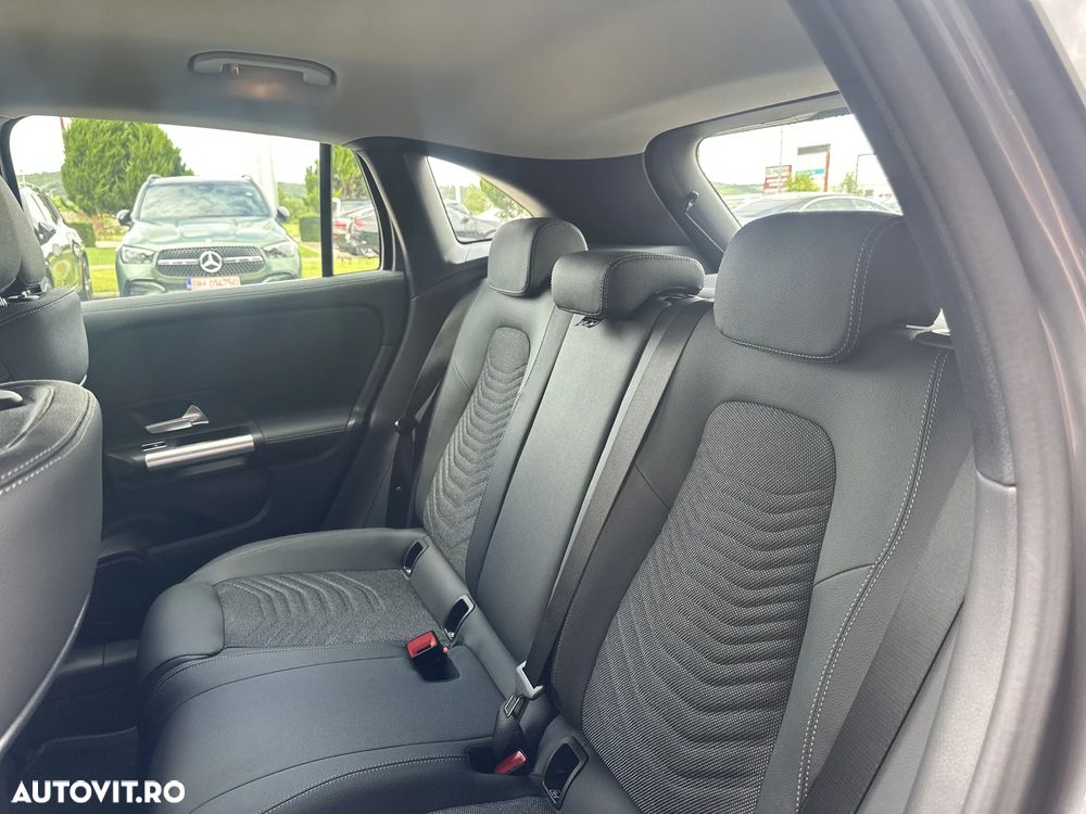 Mercedes-Benz GLA 180 7G-DCT Special Edition - 19