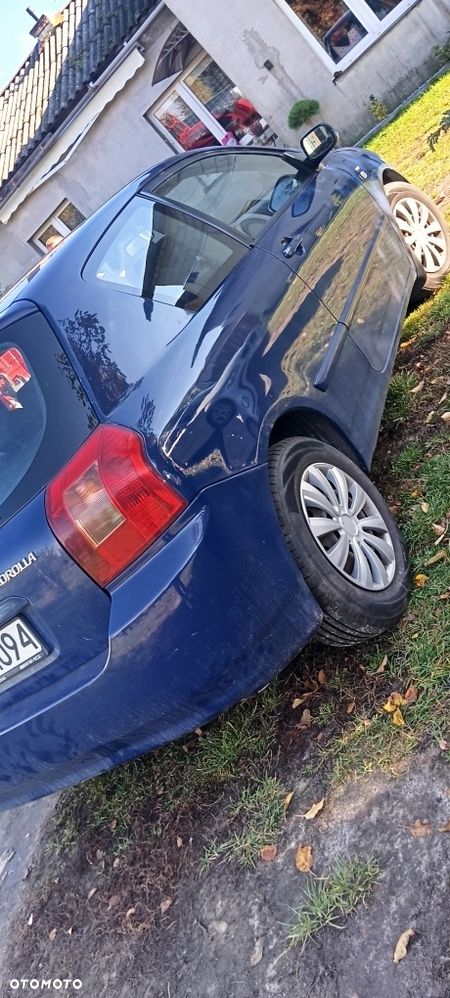 Toyota Corolla - 4