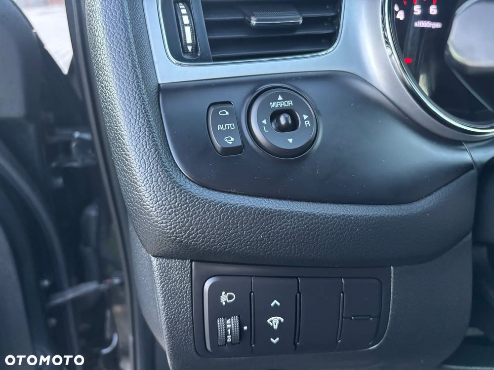 Kia Ceed 1.6 CRDi 128 Dream Team Edition - 28