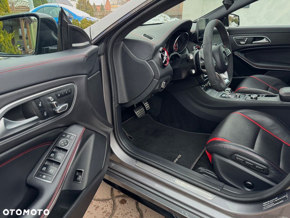 Mercedes-Benz CLA - 13