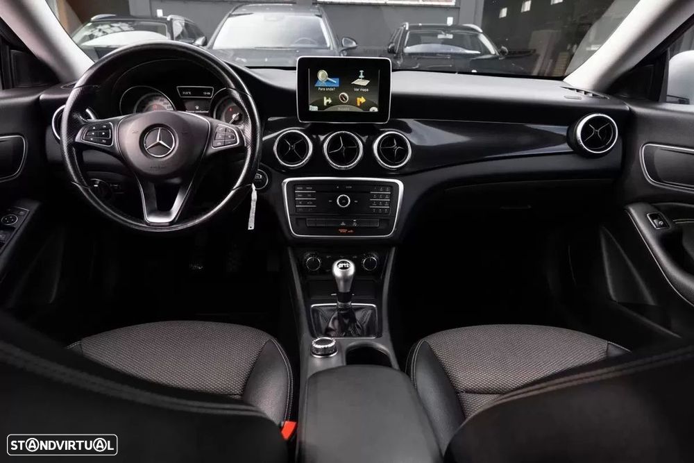 Mercedes-Benz CLA 180 d Shooting Brake - 17