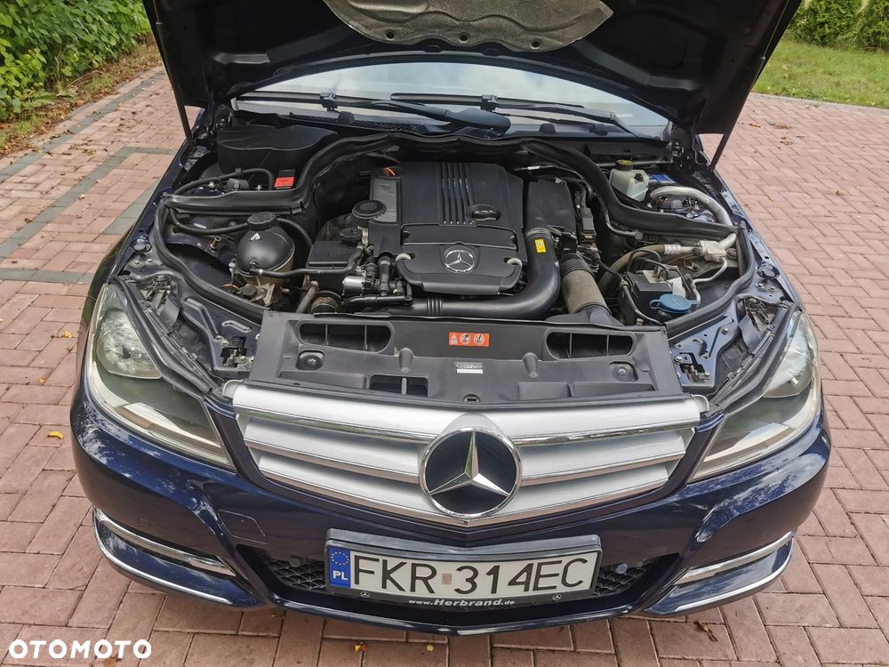 Mercedes-Benz Klasa C 180 CGI BlueEff Avantgarde - 2