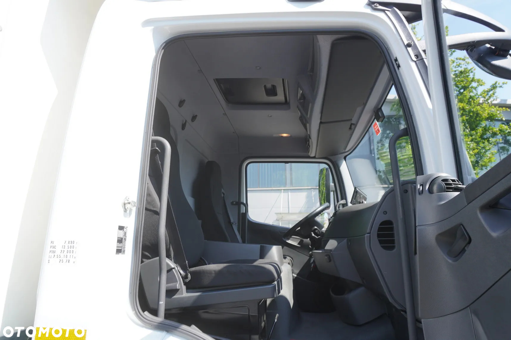 Mercedes-Benz Atego 1321 / 80 tys. km !!! / Kontener 20 EPAL - 29