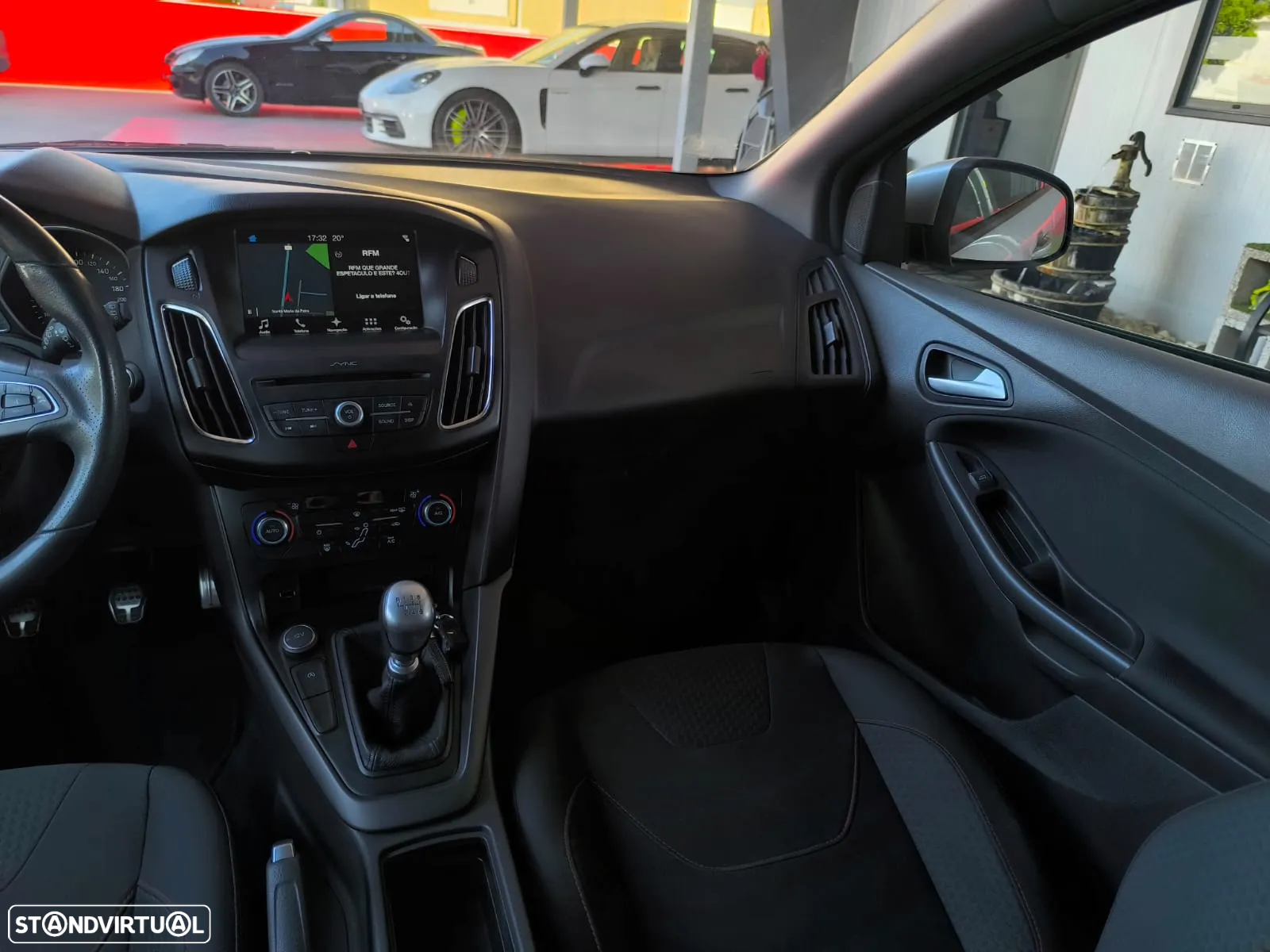 Ford Focus 1.5 TDCi ST-Line - 32