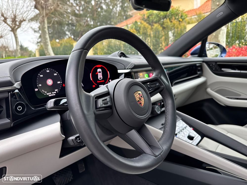 Porsche Macan Electric 4 - 43