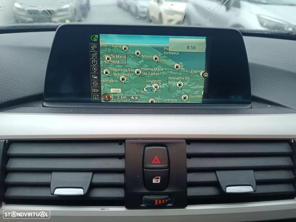 BMW 318 d Line Sport - 28