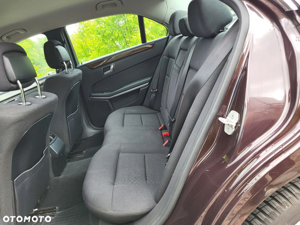 Mercedes-Benz Klasa E 220 CDI DPF BlueEFFICIENCY Automatik Elegance - 9