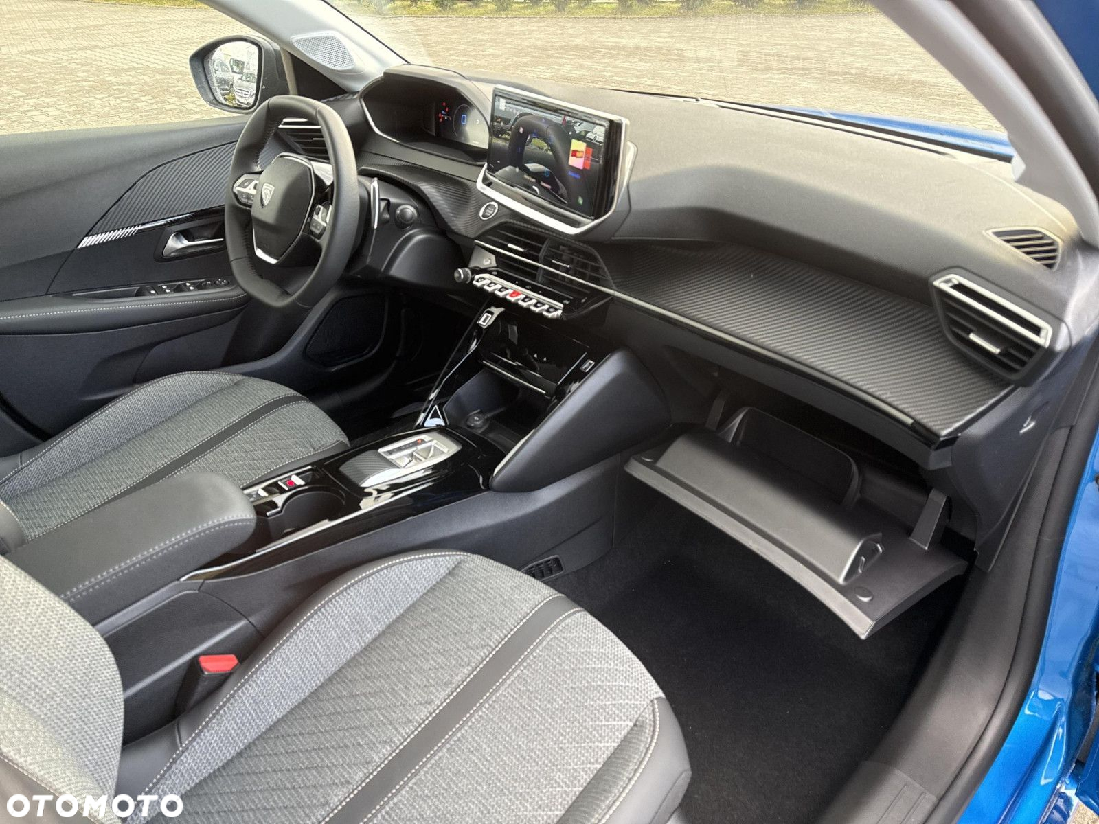 Peugeot 208 - 19