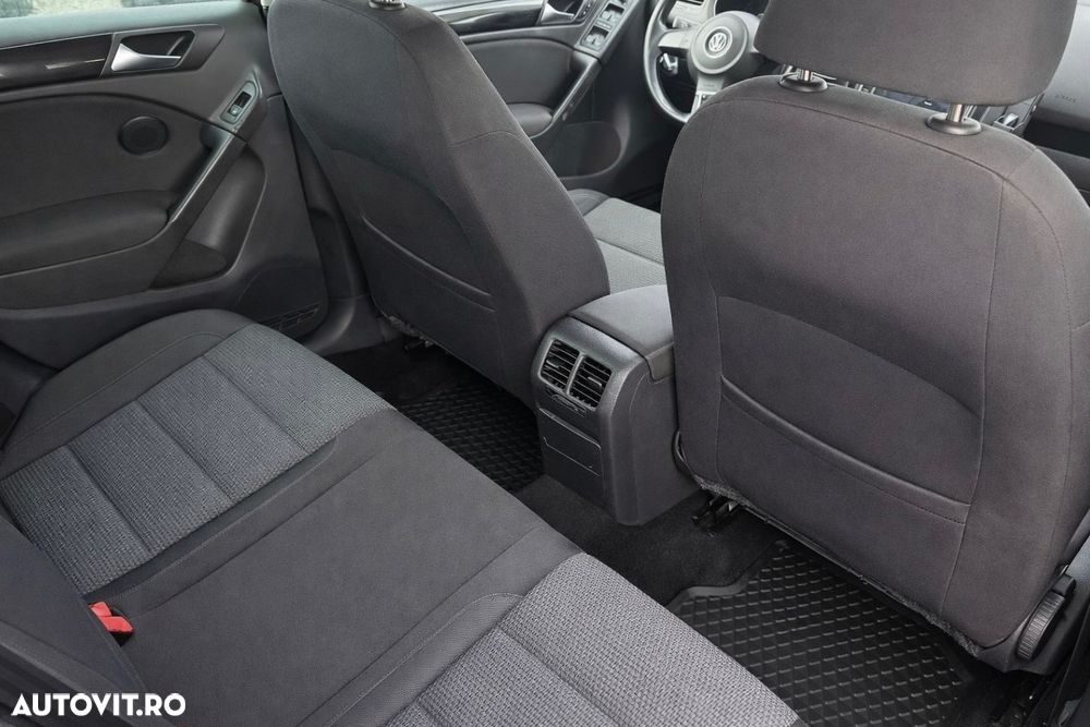 Volkswagen Golf - 8