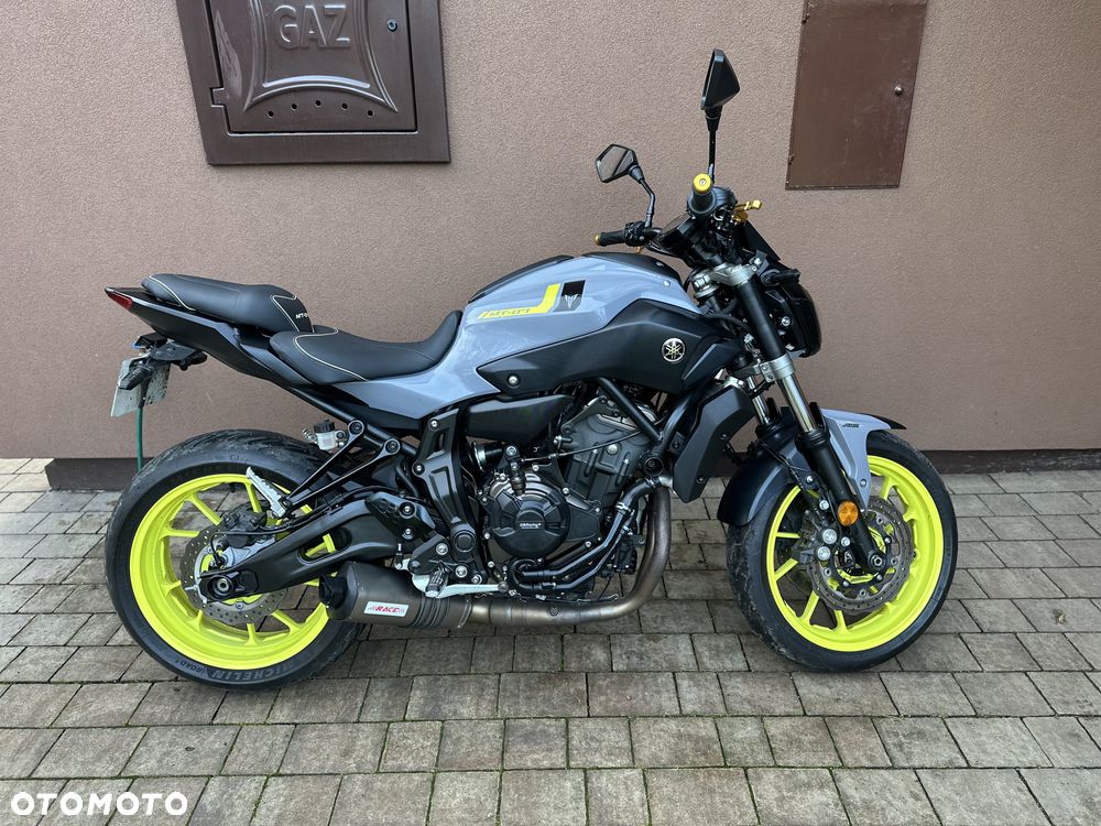 Yamaha MT - 27
