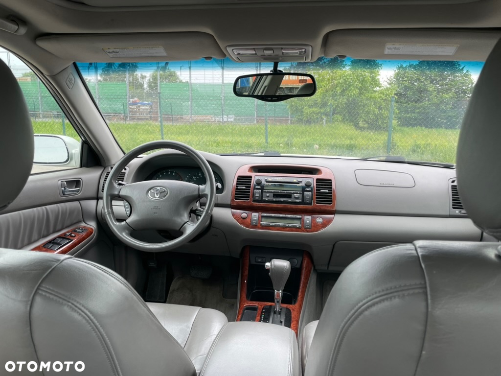Toyota Camry 3.0 V6 - 5