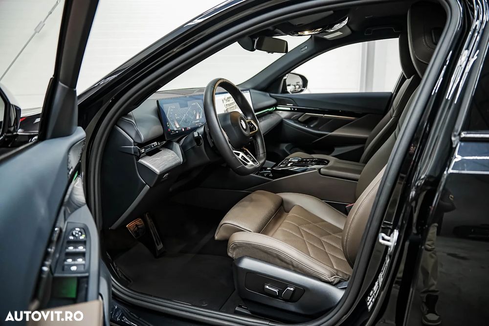 BMW Seria 5 540d xDrive AT MHEV - 26