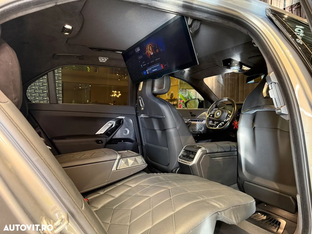 BMW M7 M760e xDrive AT PHEV - 24