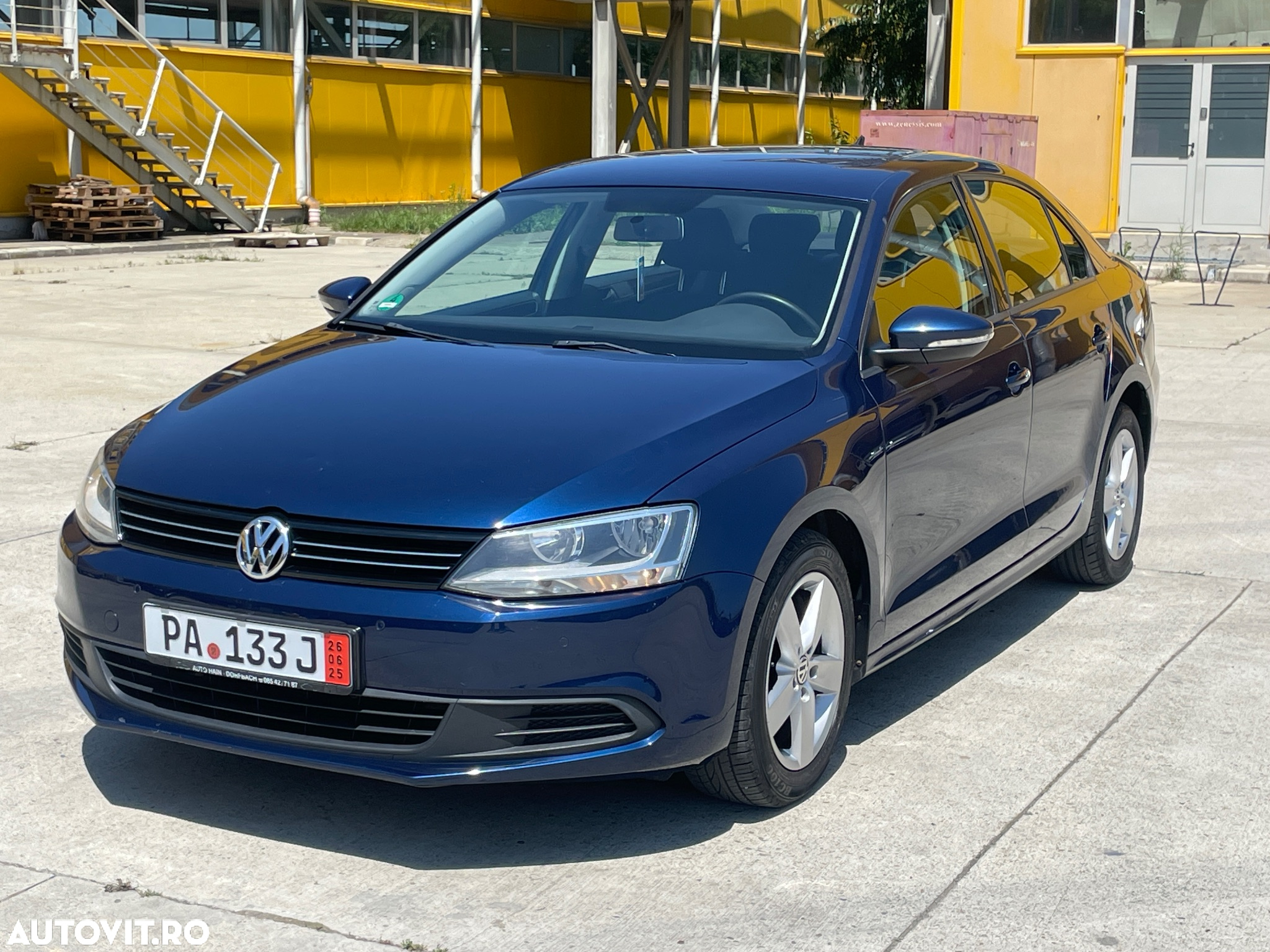 Volkswagen Jetta 1.2 TSI BlueMotion Technology Comfortline - 2