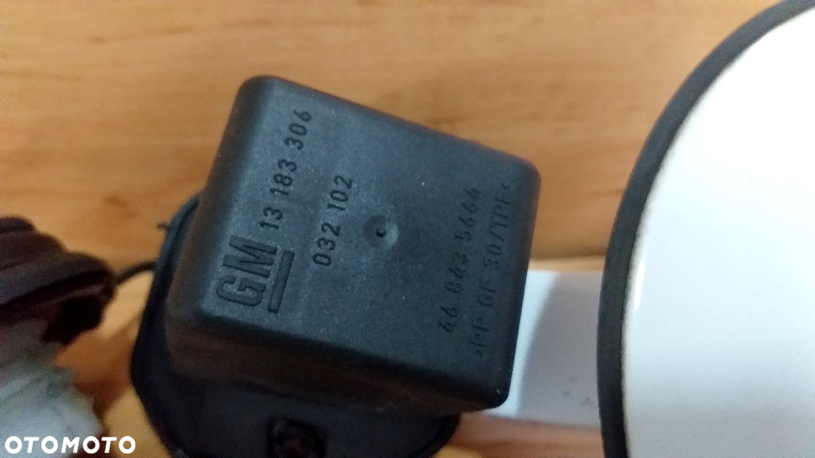 Klapka wlewu paliwa korek Opel Corsa D Lift 3-drzwi Z474 13183306 - 2