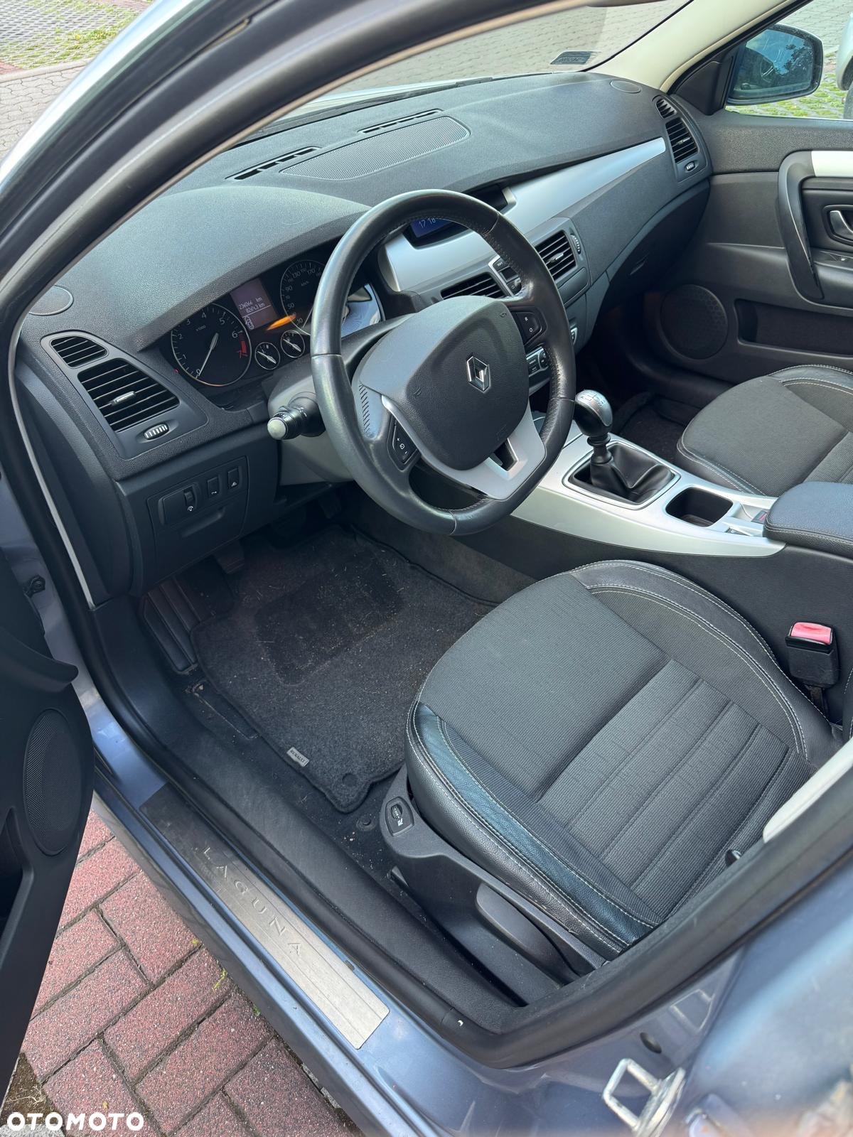 Renault Laguna Grandtour 2.0 16V 140 Emotion - 11