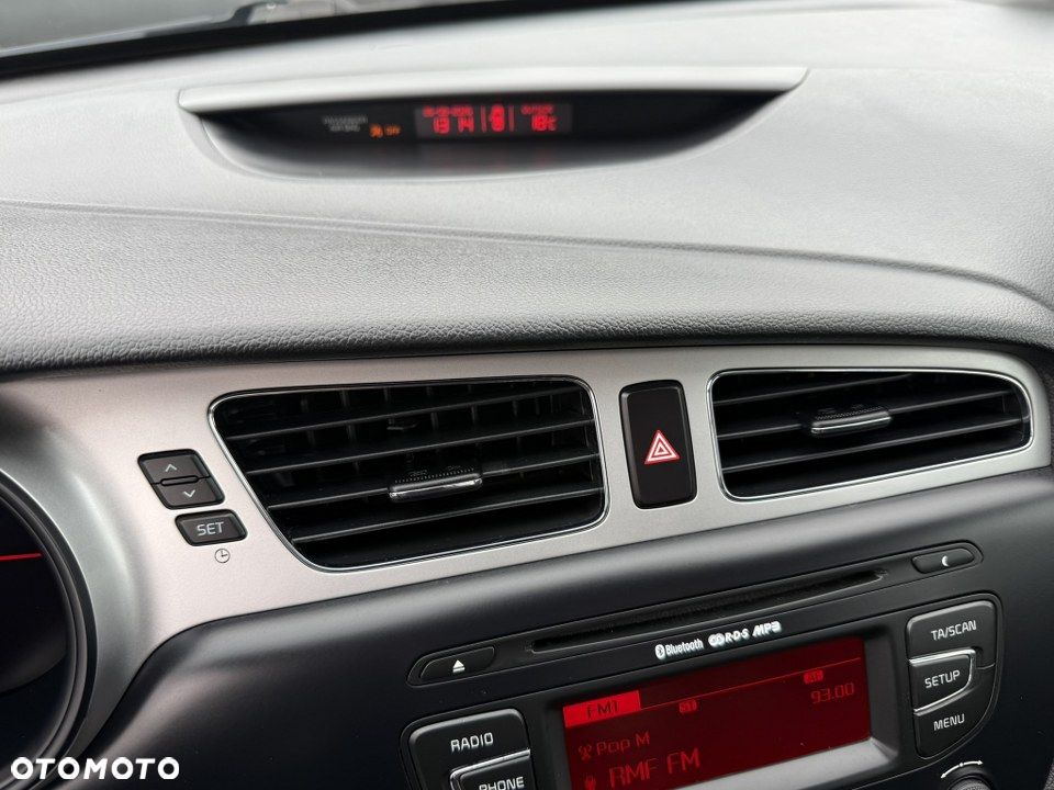 Kia Ceed 1.6 GDI Dream-Team Edition - 22