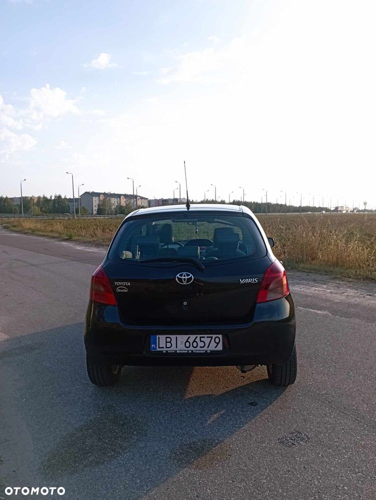 Toyota Yaris 1.3 Luna A/C - 8