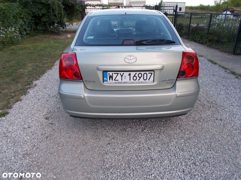 Toyota Avensis 2.0 D-4D Sol - 10