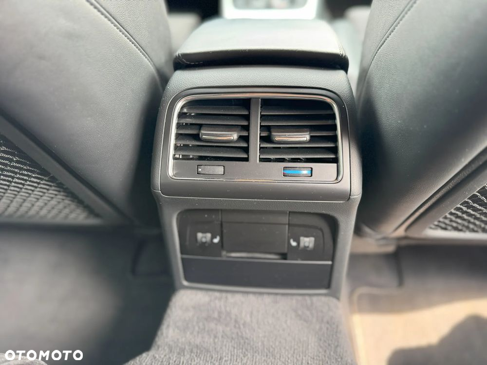 Audi A4 2.0 TFSI Quattro S tronic - 37