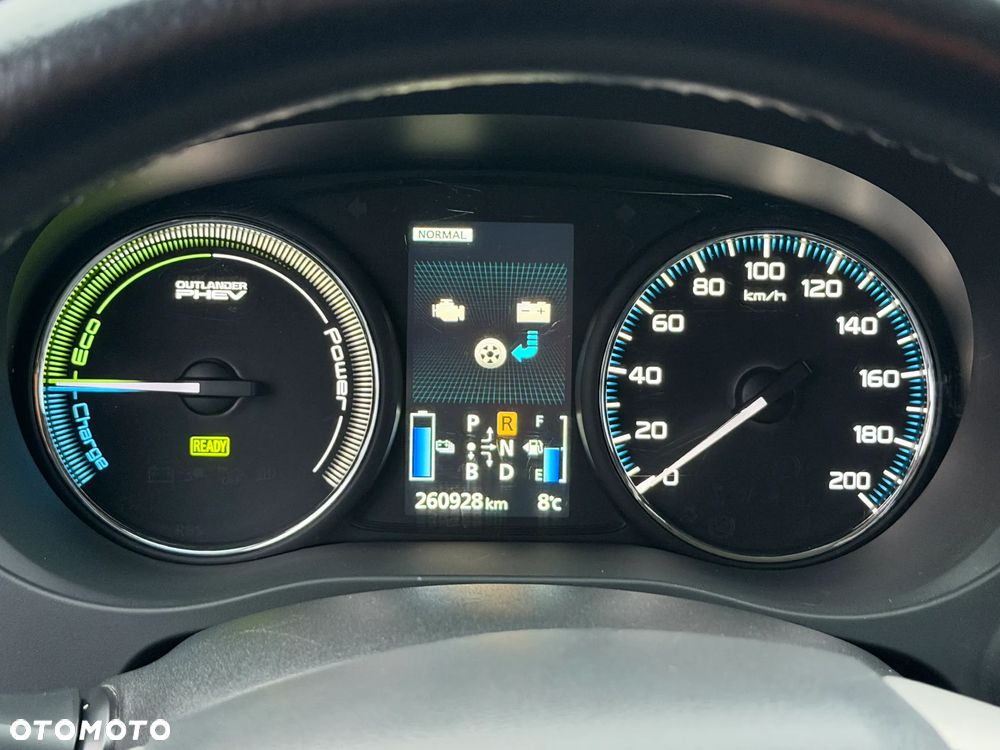 Mitsubishi Outlander 2.0 4WD Plus - 15