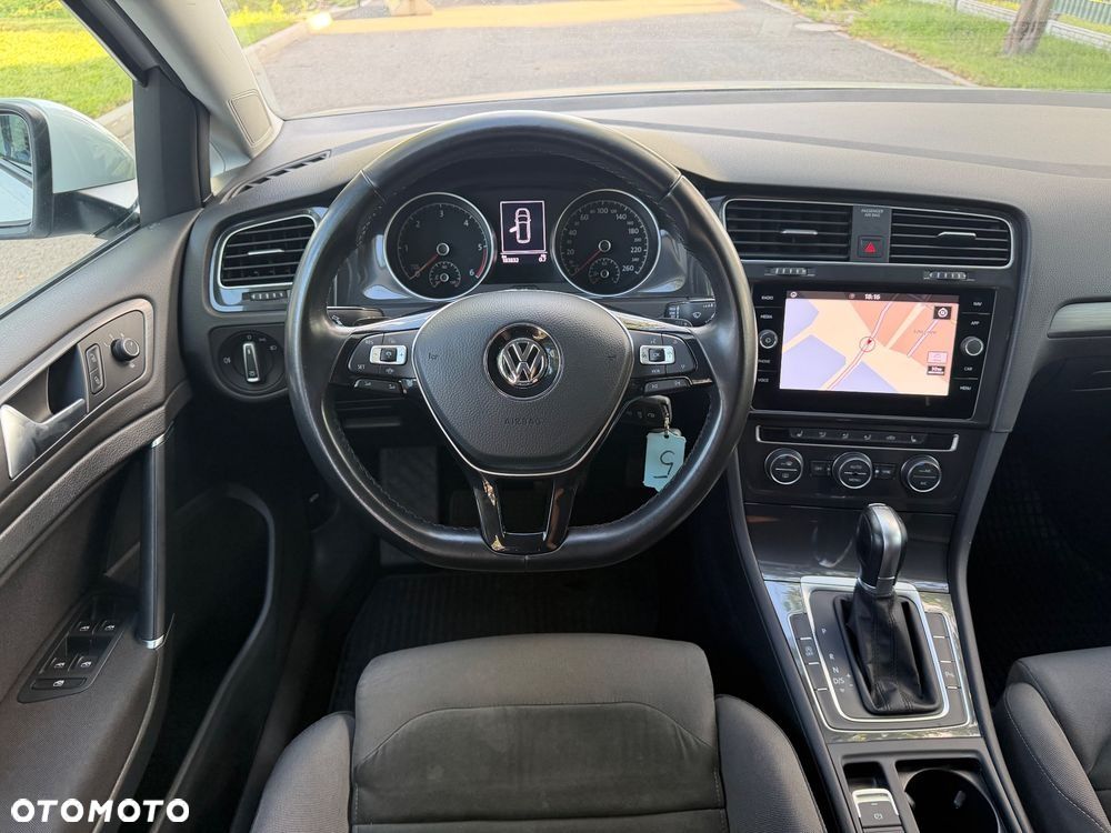 Volkswagen Golf 2.0 TDI SCR DSG Comfortline - 11