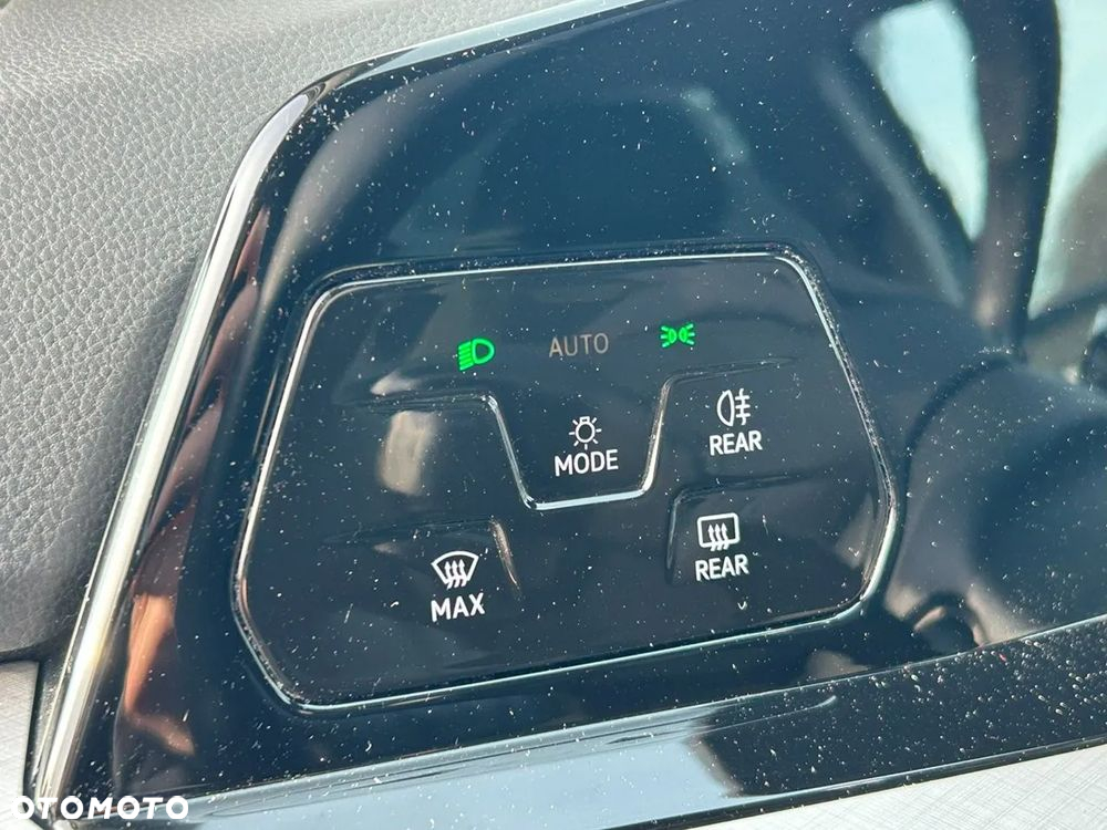 Volkswagen Golf - 16
