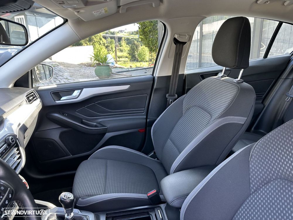 Ford Focus - 21