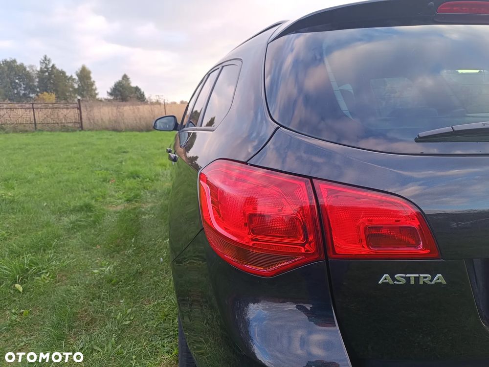 Opel Astra IV 1.4 T Cosmo - 20