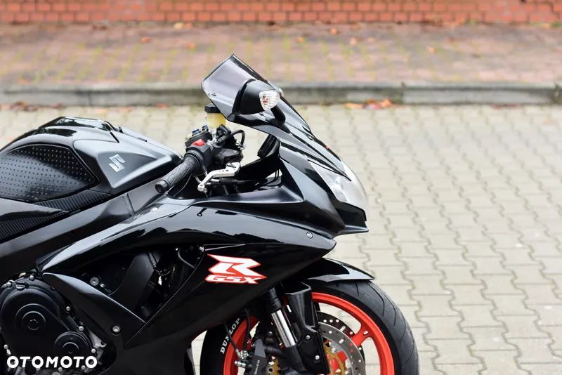 Suzuki GSX-R - 6