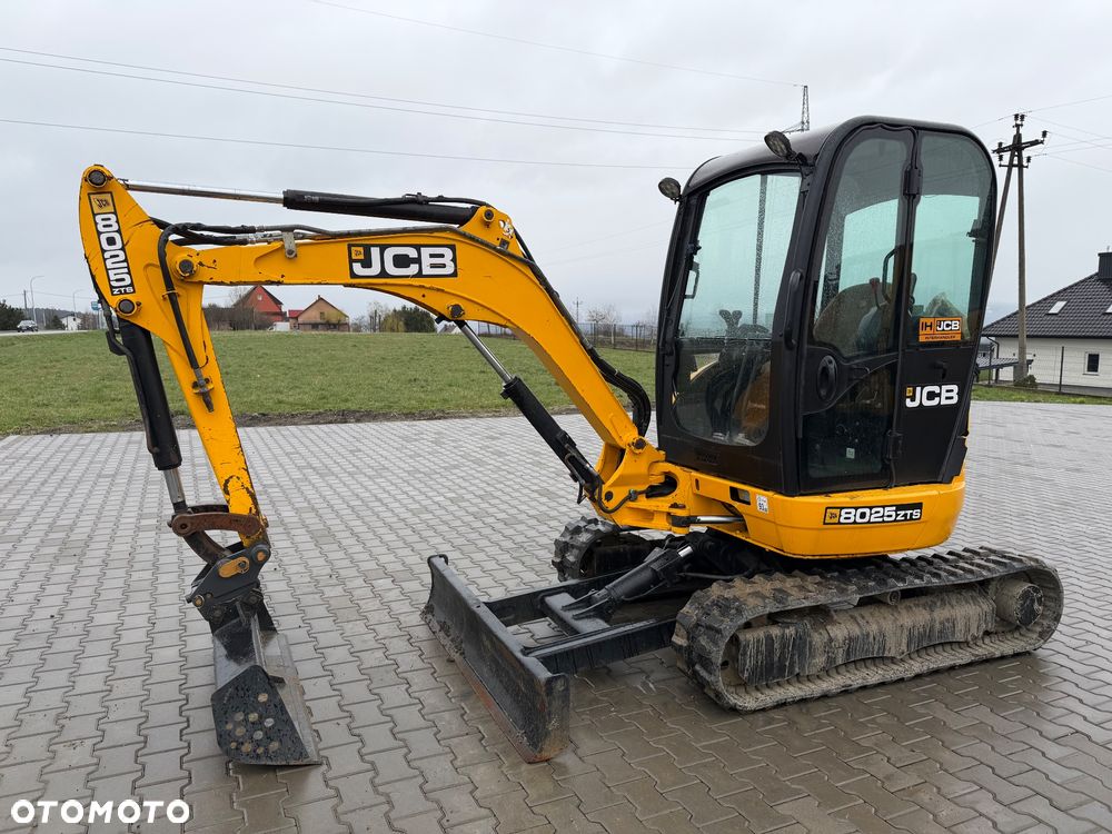 JCB 8025 - 6